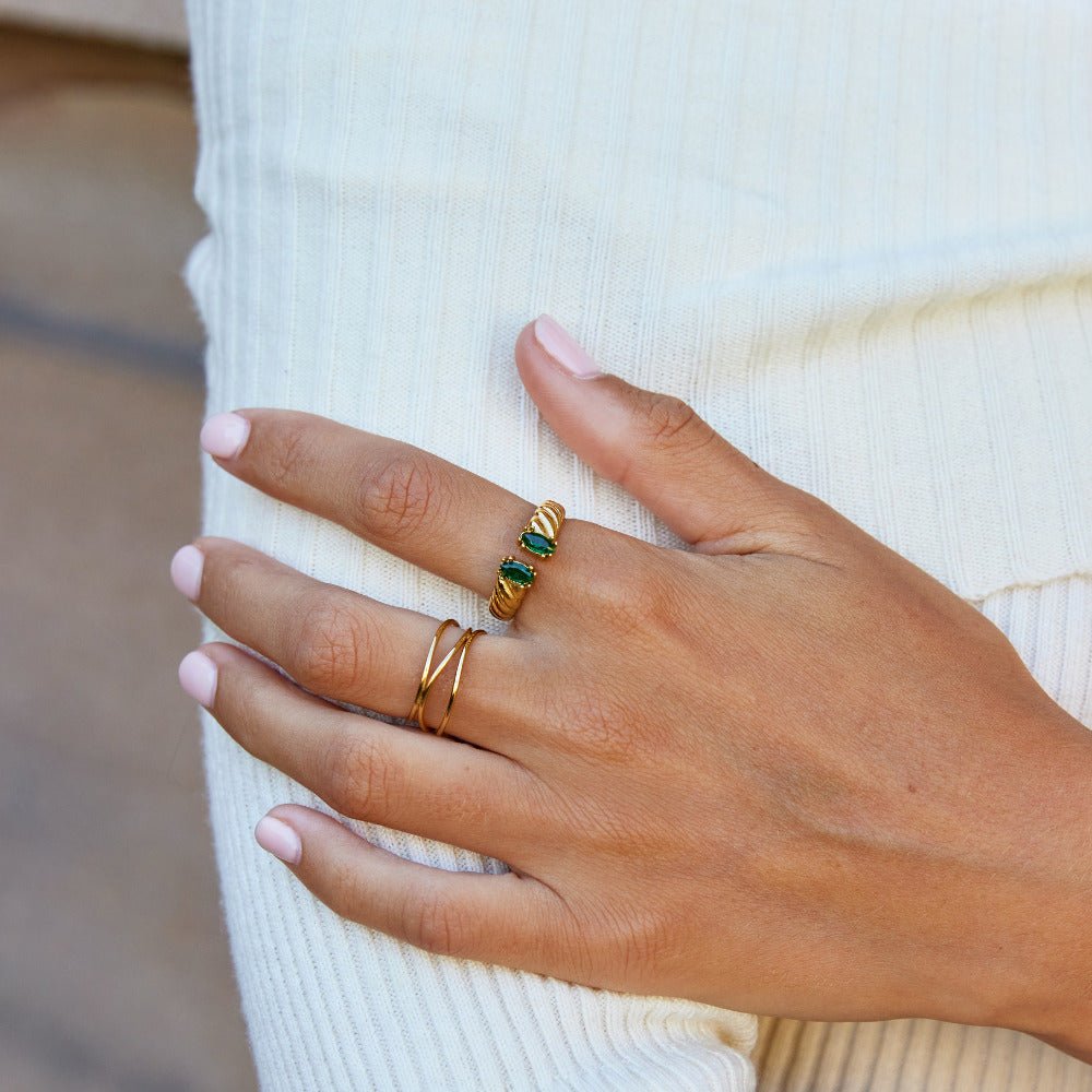 Anillo Tara vintage esmeralda