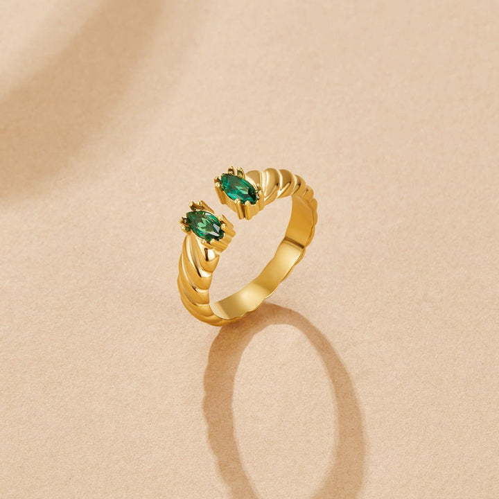 Anillo Tara vintage esmeralda