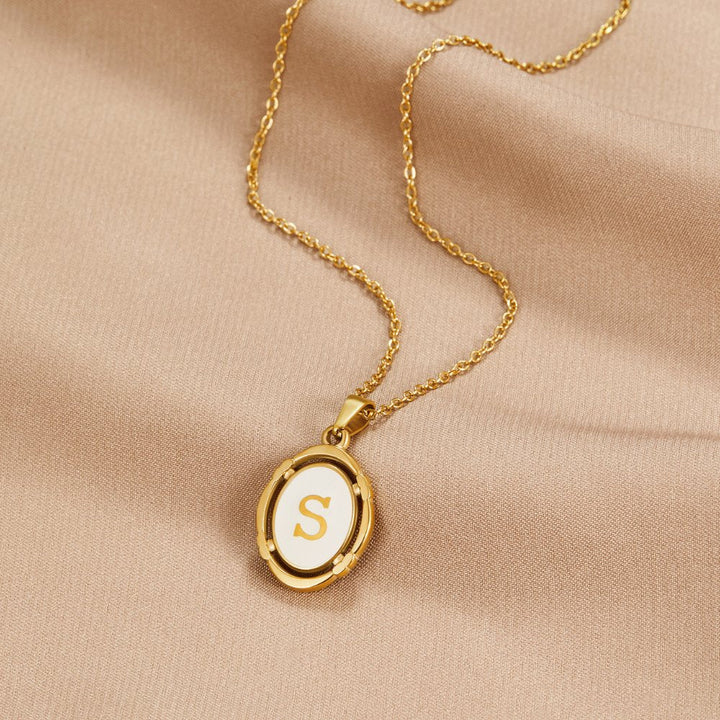 Collar Vintage dorado con colgante de nombre
