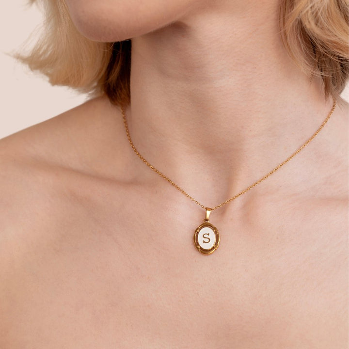 Collar Vintage dorado con colgante de nombre