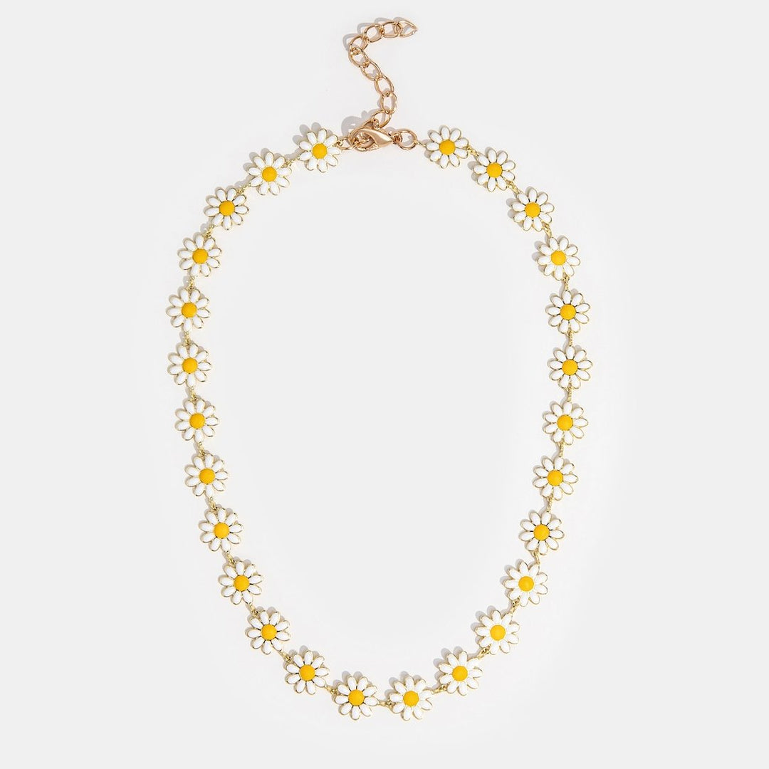 Collar de margaritas blancas