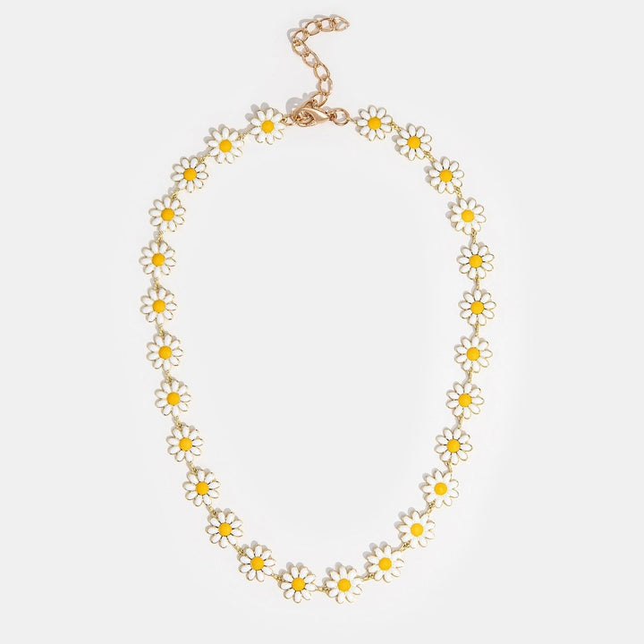 Collar de margaritas blancas