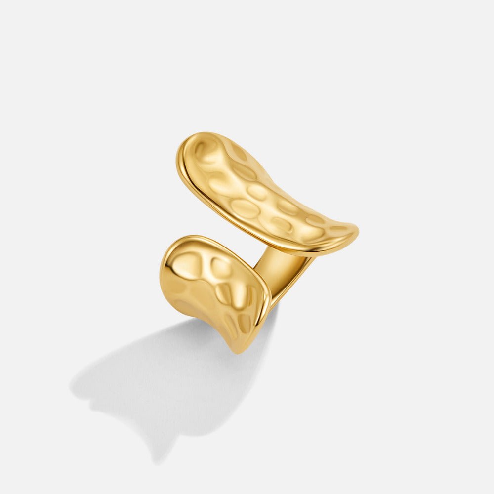 Anillo Yuna geométrico dorado